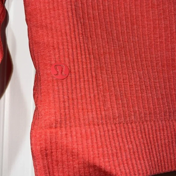 Lululemon cropped long sleeve - Picture 4 of 5